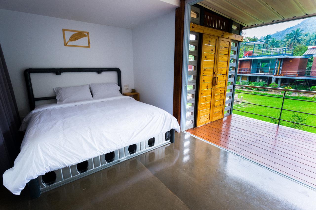 Baan Boom Boxes Eco Friendly Resort Маенам Экстерьер фото