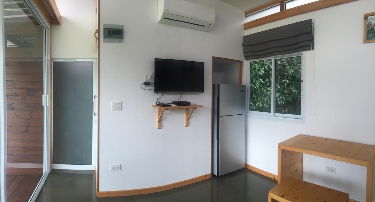 Baan Boom Boxes Eco Friendly Resort Маенам Экстерьер фото