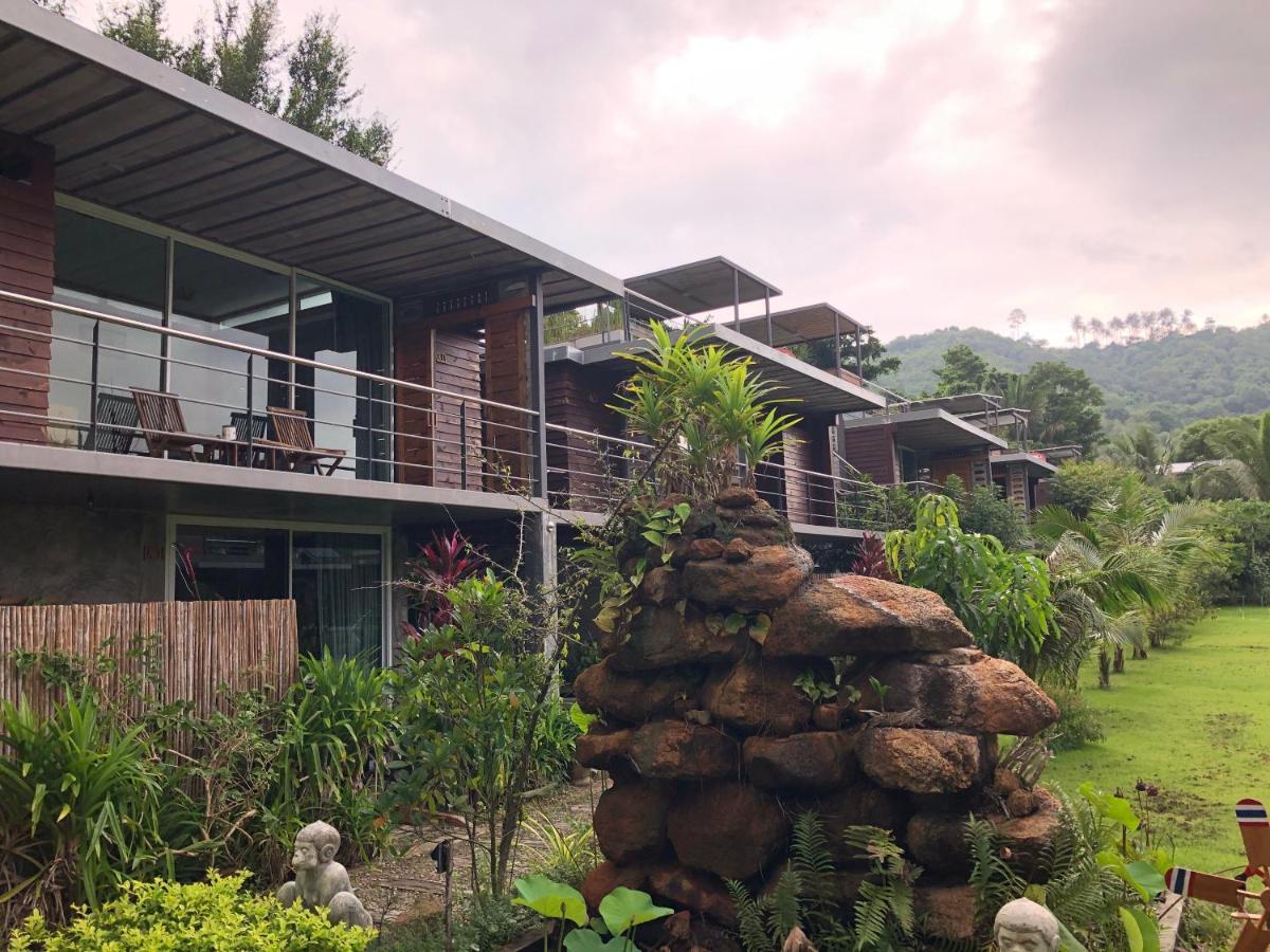 Baan Boom Boxes Eco Friendly Resort Маенам Экстерьер фото